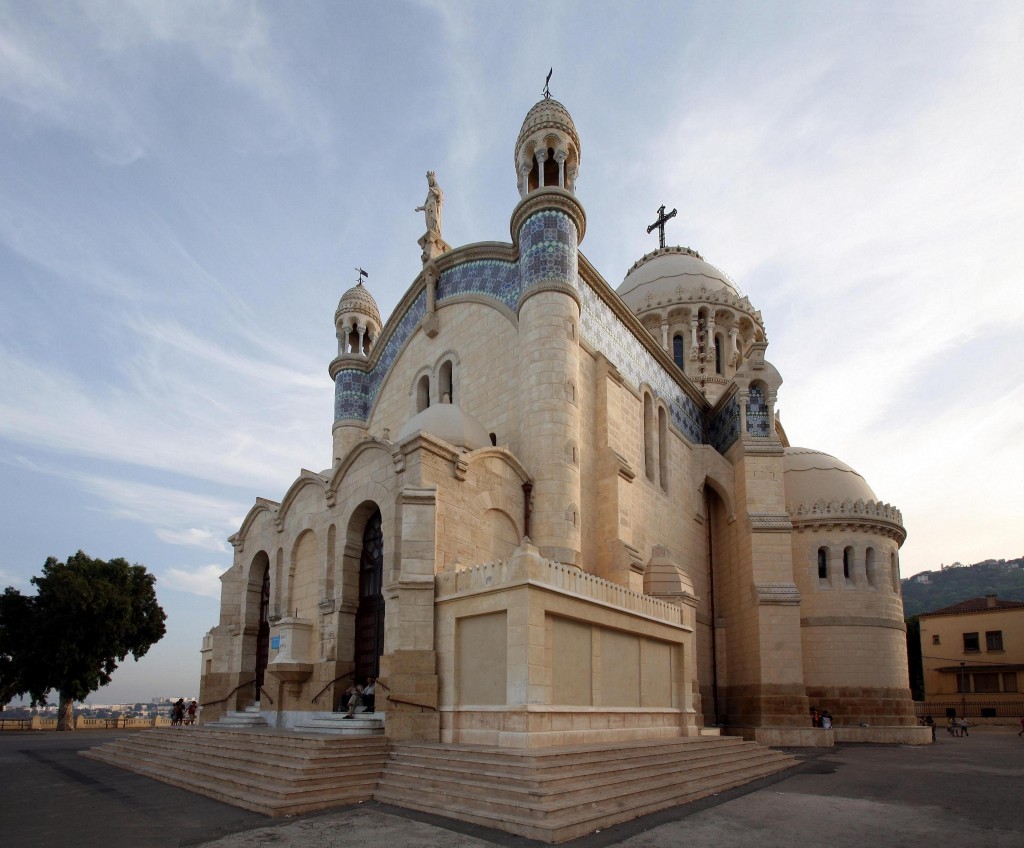 Alger : Basilique Notre Dame d'Afrique de Mgr P. Desfarges, nouveau président de la CERNA.